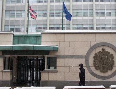 Αντιρωσική φρενίτιδα: Μπαράζ απελάσεων Ρώσων διπλωματών από 17 χώρες! - Πούτιν: «Να περιμένετε απάντηση»